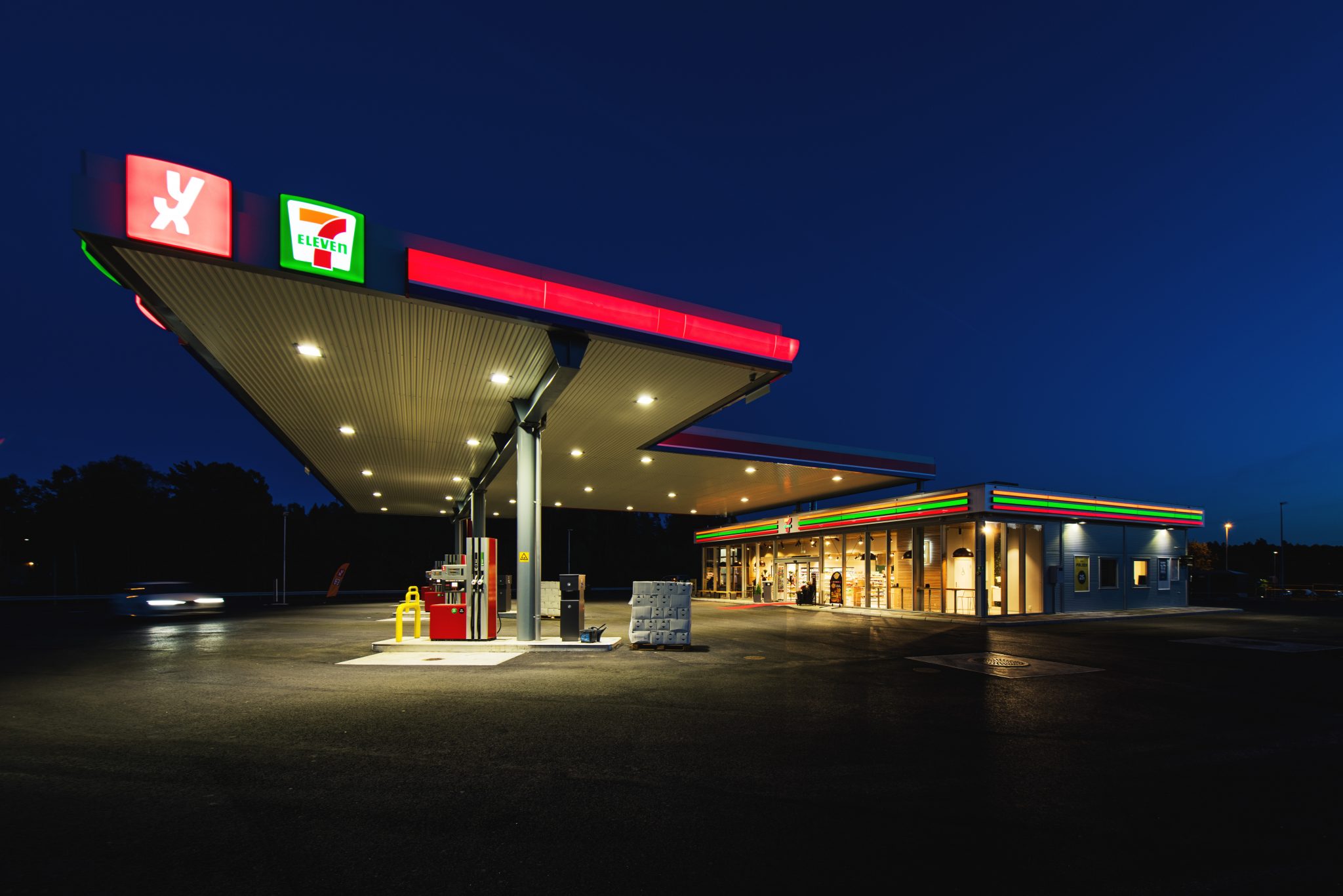 7 eleven station