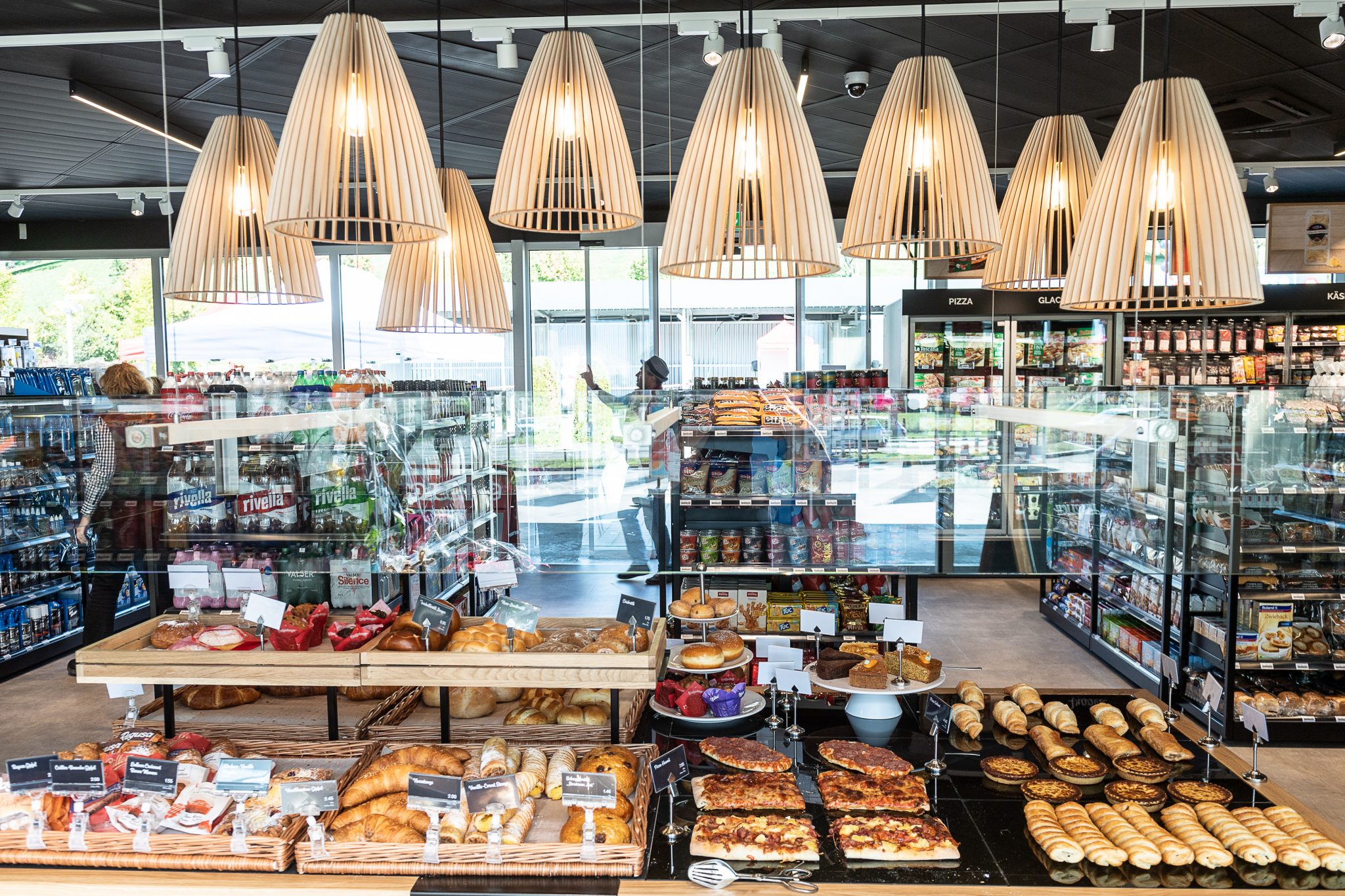 avec store